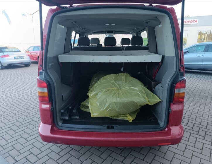 Volkswagen Transporter MPV 2,5 l 96 kw