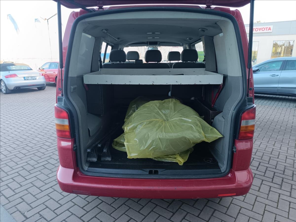 Volkswagen Transporter MPV 2,5 l 96 kw