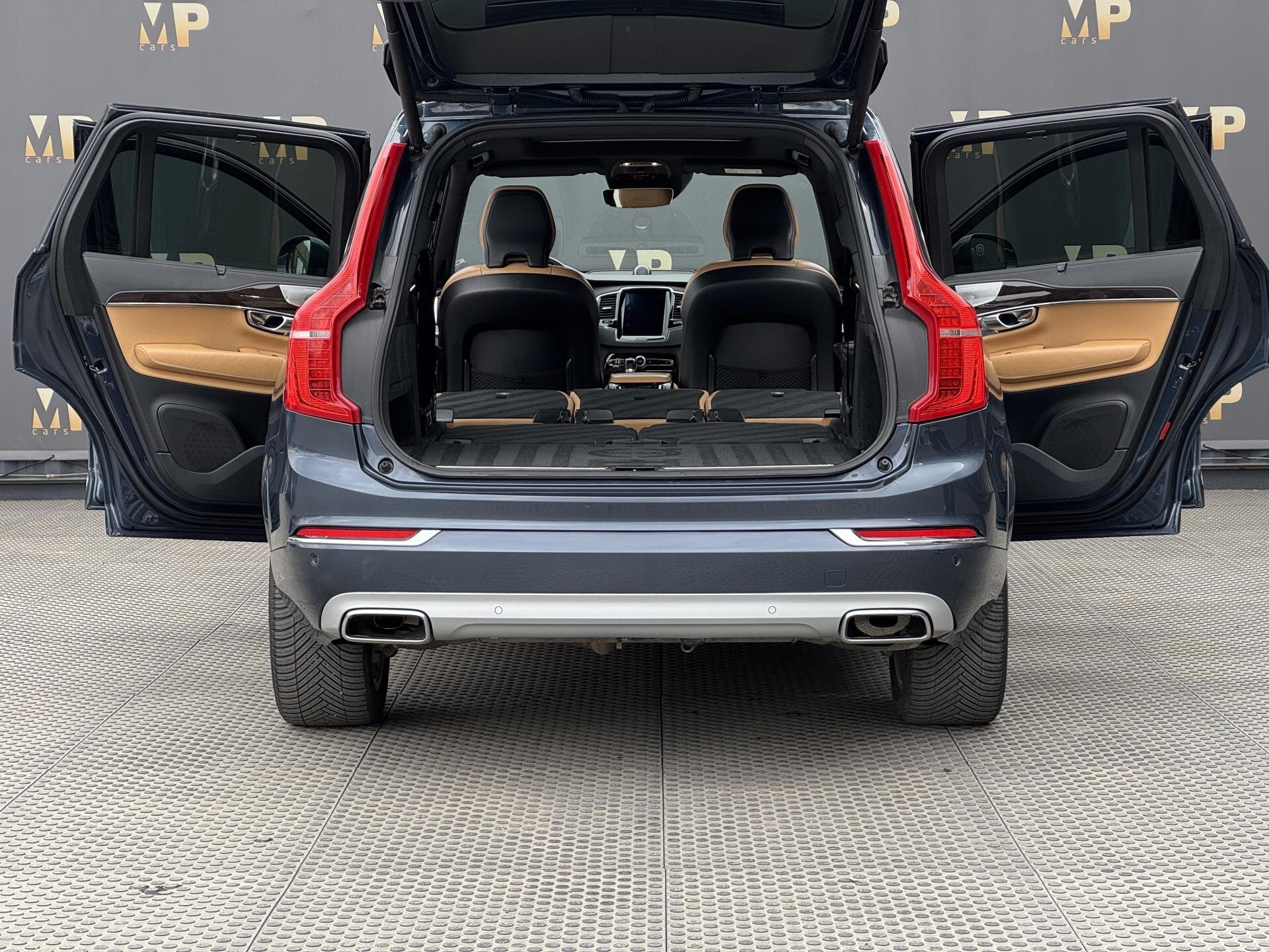 Volvo XC90 SUV / Terénní 2,0 l 173 kw