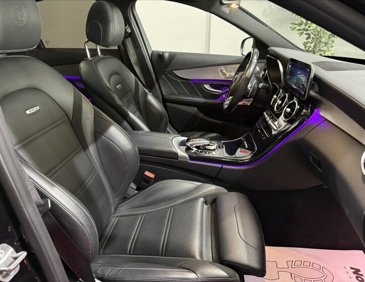 Mercedes-Benz Třídy C Sedan 4,0 l 375 kw