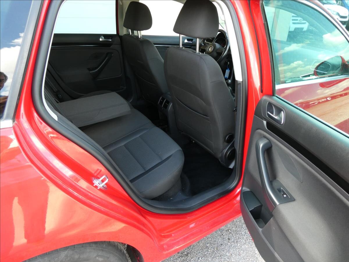 Volkswagen Golf Kombi 1,6 l 77 kw