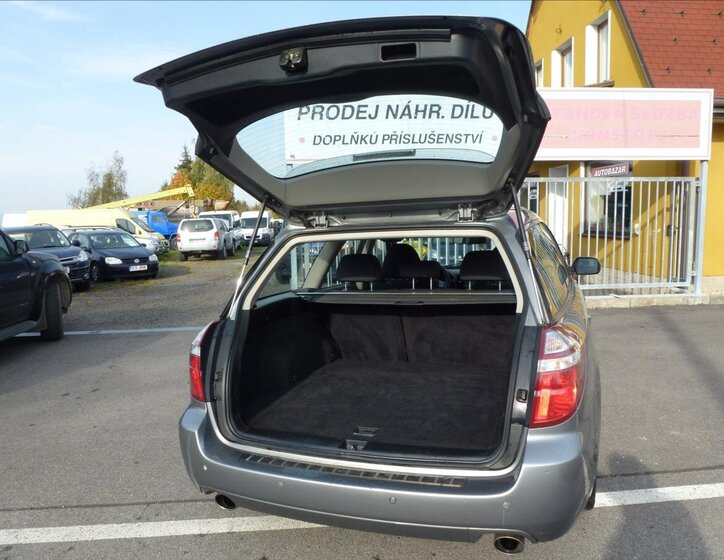 Subaru Legacy Kombi 2,0 l 121 kw