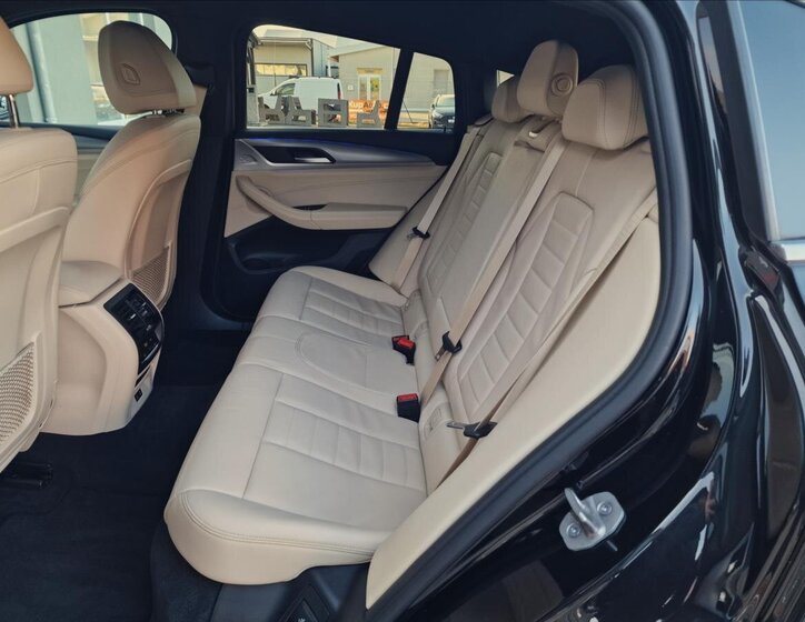 BMW X4 SUV / Terénní 3,0 l 210 kw