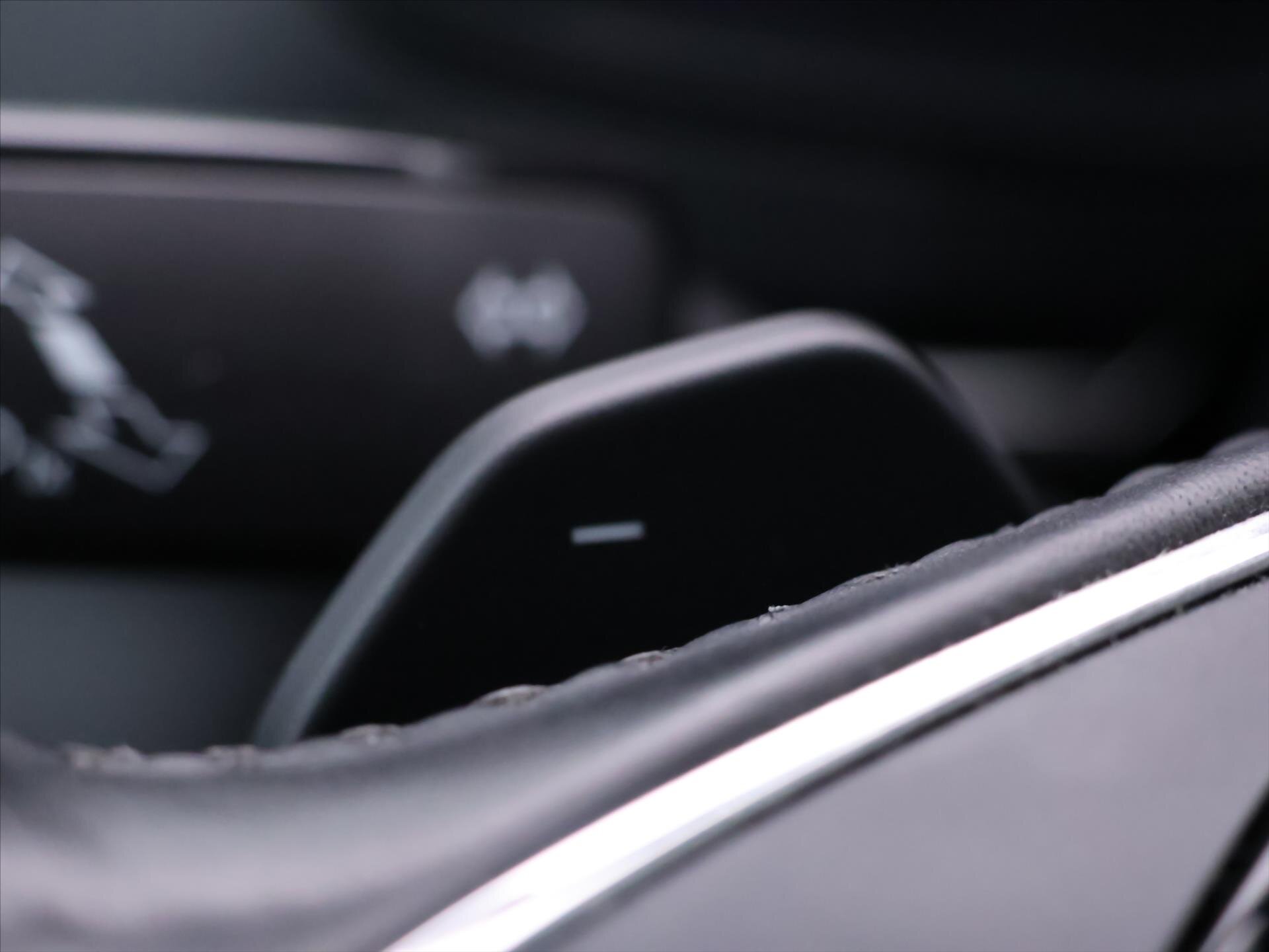 Škoda Karoq SUV / Terénní 1,5 l 110 kw