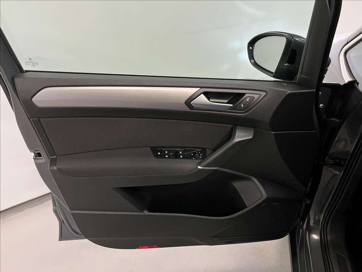 Volkswagen Touran MPV 1,5 l 110 kw