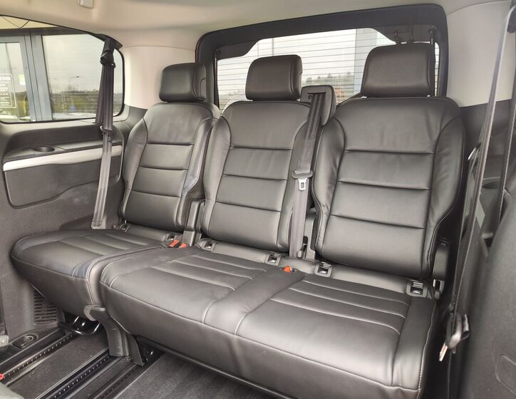 Peugeot Traveller 11