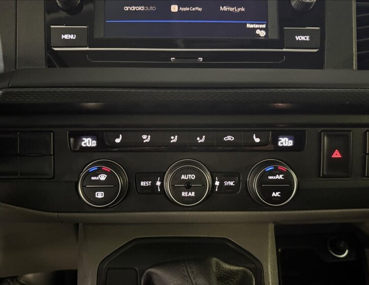 Volkswagen Caravelle 19