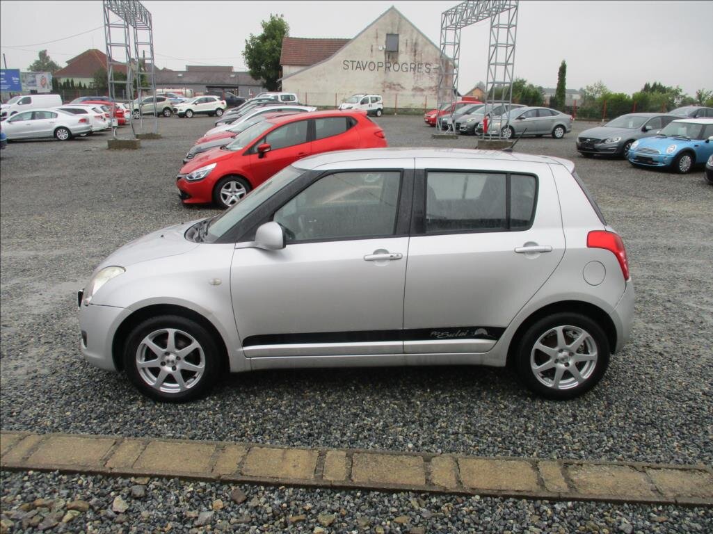 Suzuki Swift Hatchback 1,3 l 67 kw