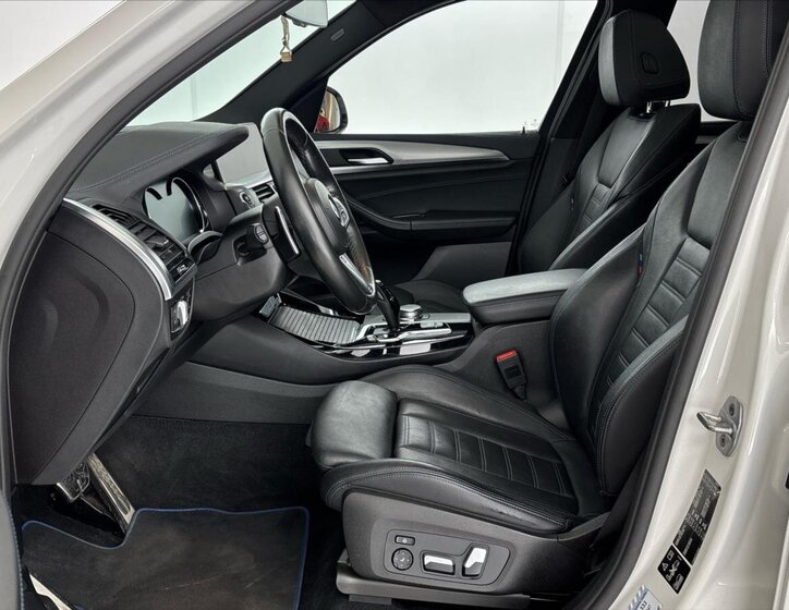 BMW X3 SUV / Terénní 2,0 l 140 kw