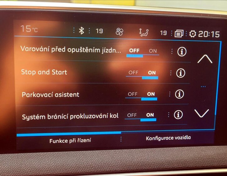 Peugeot 3008 SUV / Terénní 1,5 l 96 kw