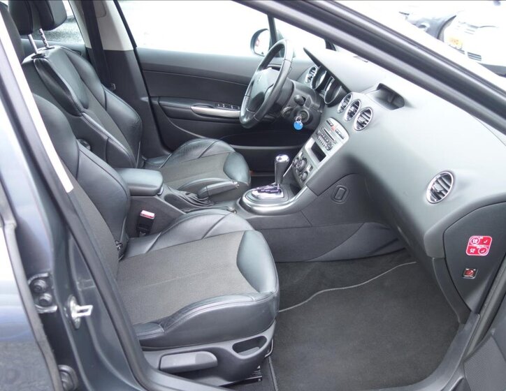 Peugeot 308 Hatchback 1,6 l 103 kw