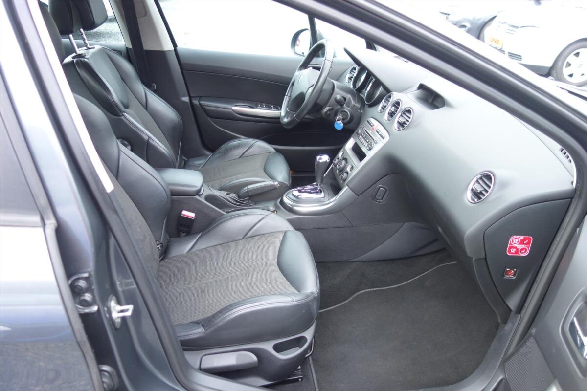 Peugeot 308 Hatchback 1,6 l 103 kw