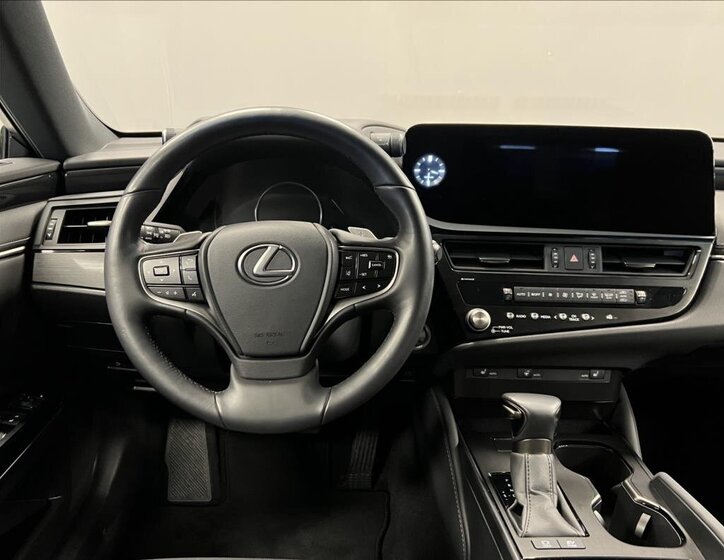Lexus ES 300h Sedan 2,5 l 160 kw
