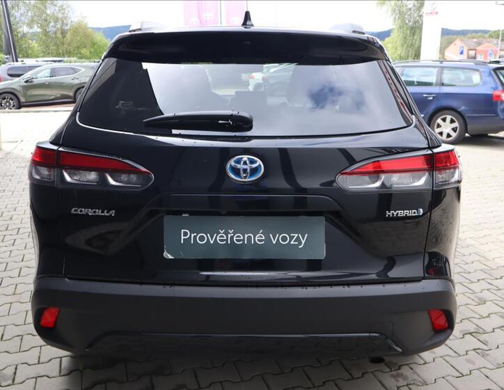 Toyota Corolla Cross 8