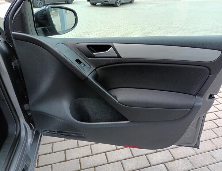 Volkswagen Golf Hatchback 1,2 l 63 kw