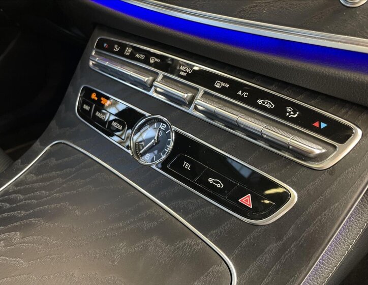 Mercedes-Benz Třídy E 19