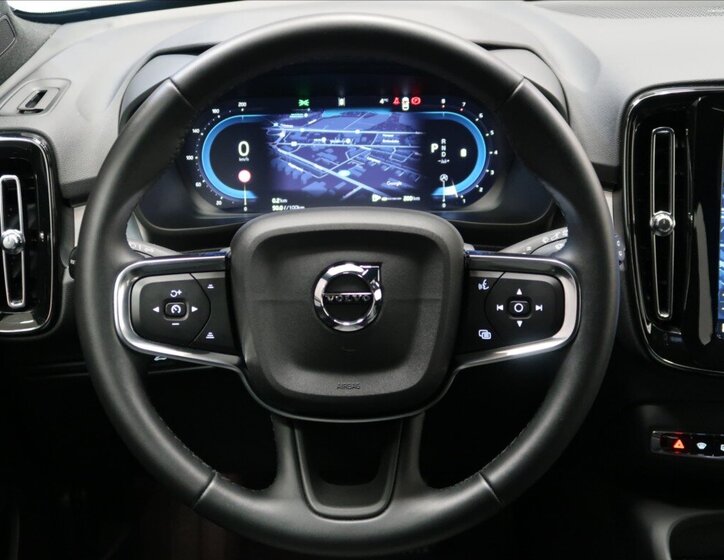 Volvo XC40 SUV 2,0 l 120 kw