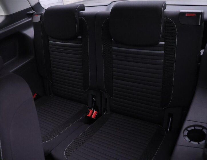 Volkswagen Touran MPV 1,2 l 77 kw