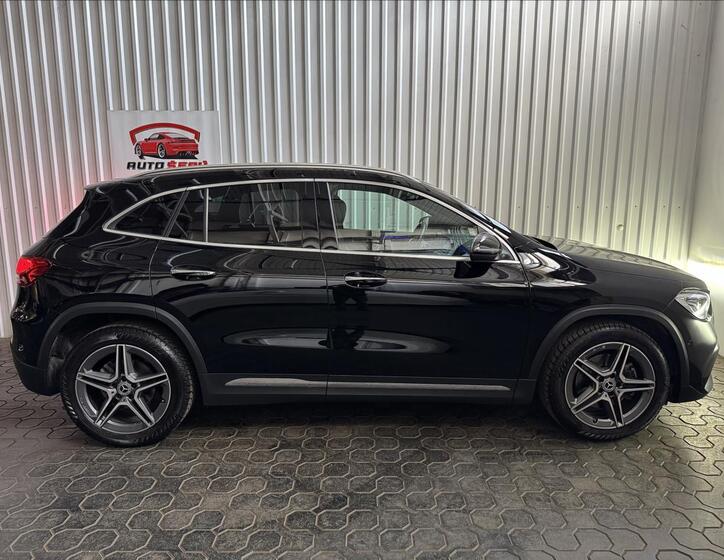 Mercedes-Benz GLA 10