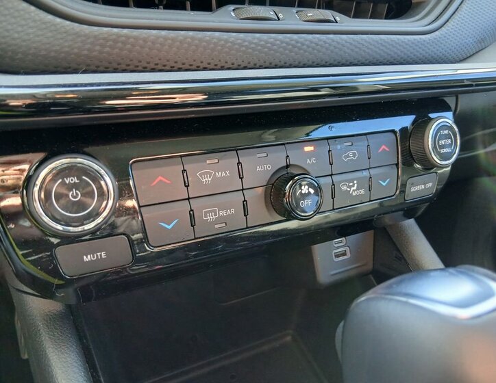 Jeep Compass SUV / Terénní 1,5 l 96 kw