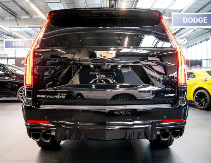 Cadillac Escalade 5