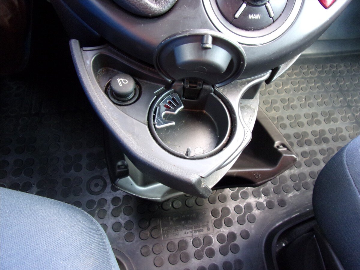 Peugeot 807 MPV 2,0 l 100 kw