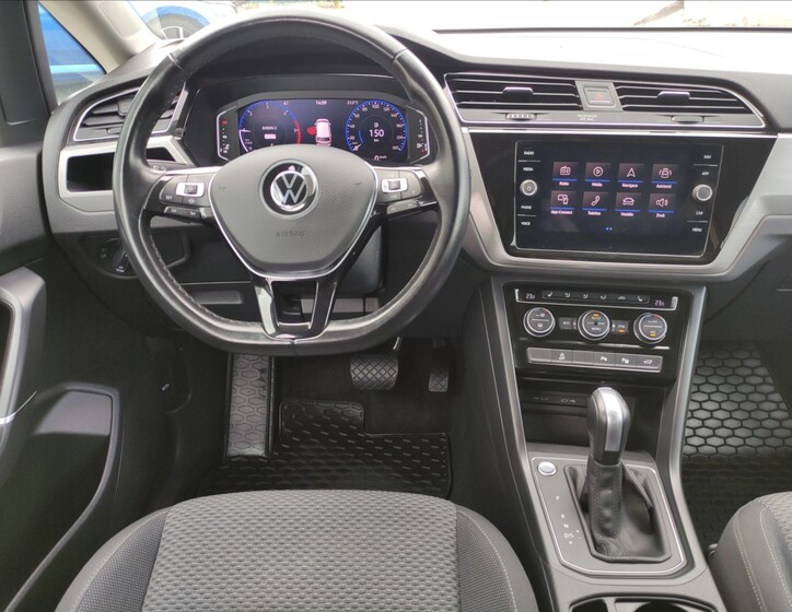 Volkswagen Touran 7