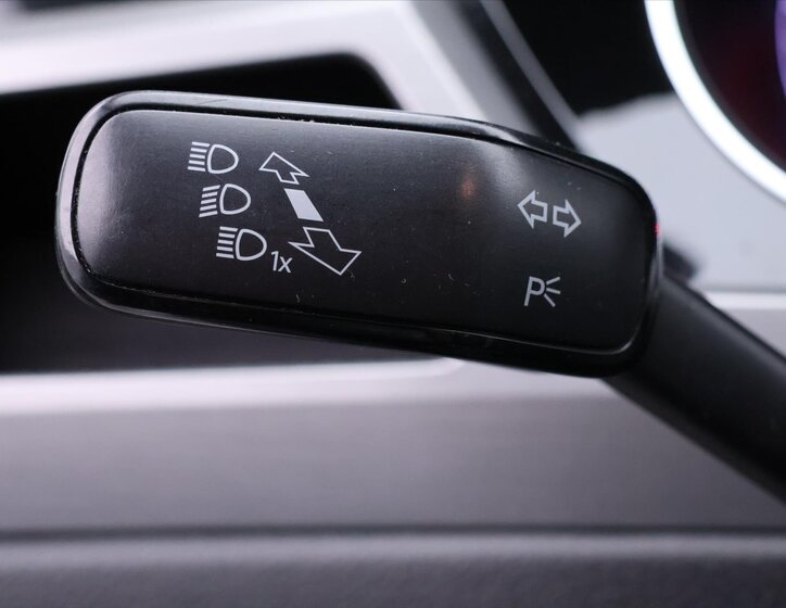 Volkswagen Touran Kombi 1,6 l 85 kw