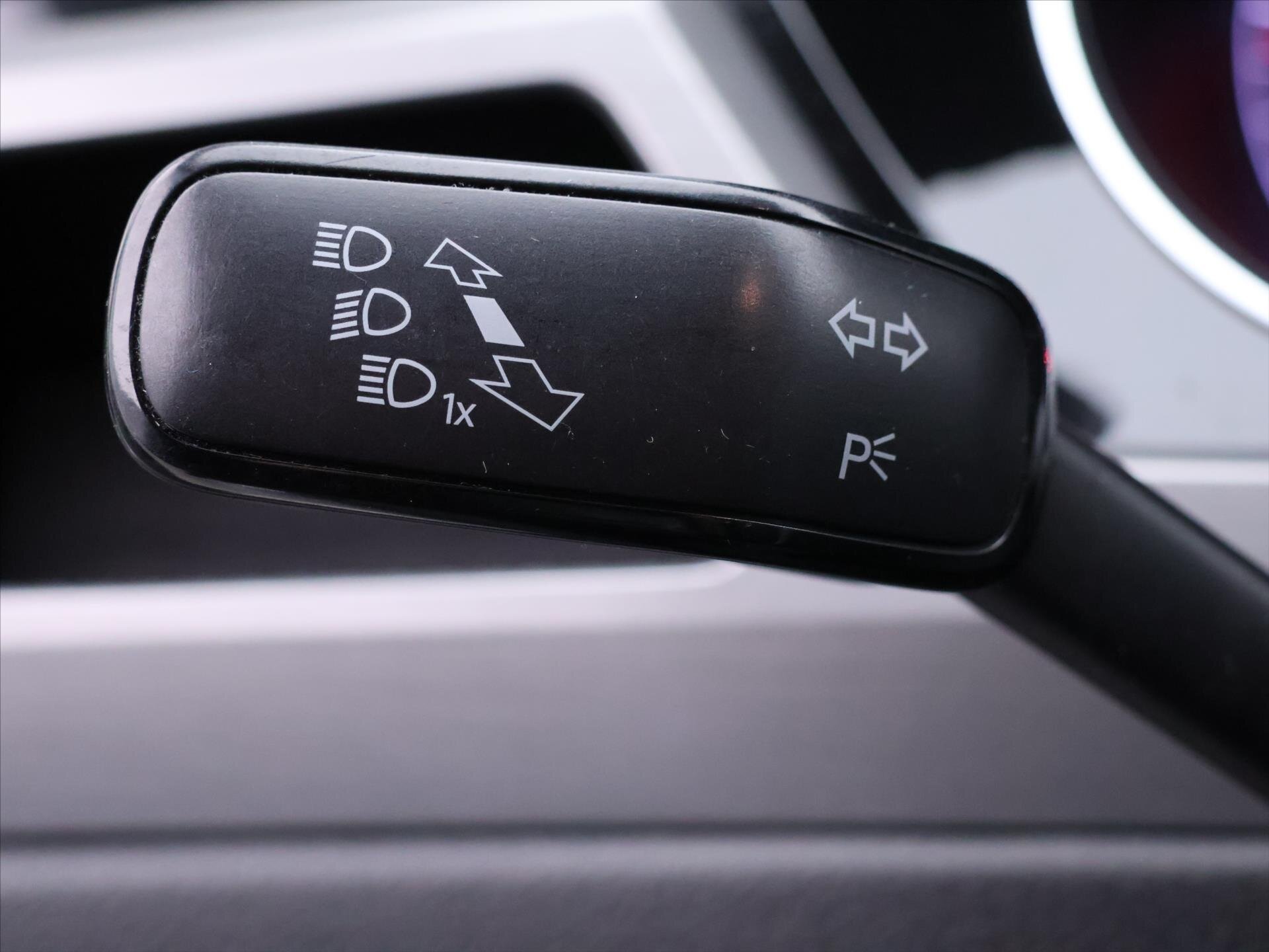 Volkswagen Touran Kombi 1,6 l 85 kw