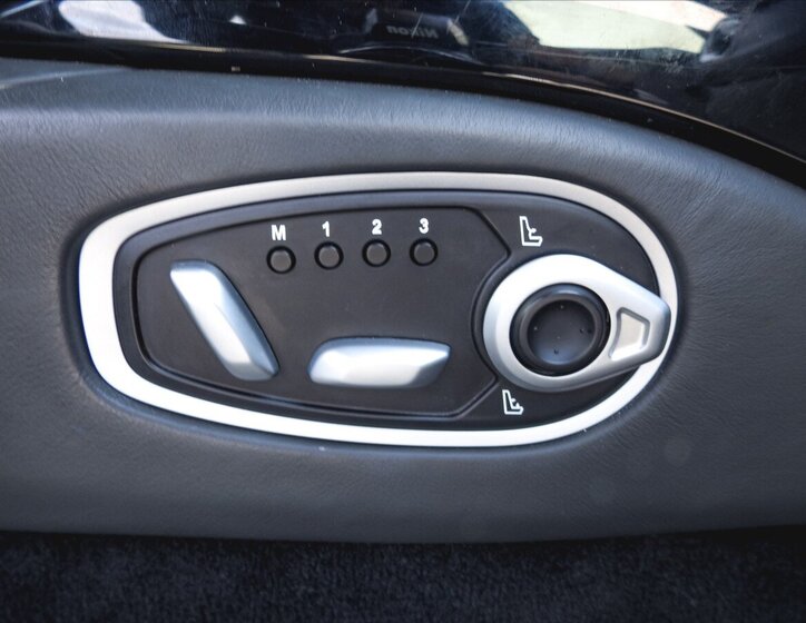 Aston Martin V8 Vantage Kupé 4,0 l 375 kw