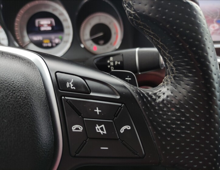 Mercedes-Benz GLK 11