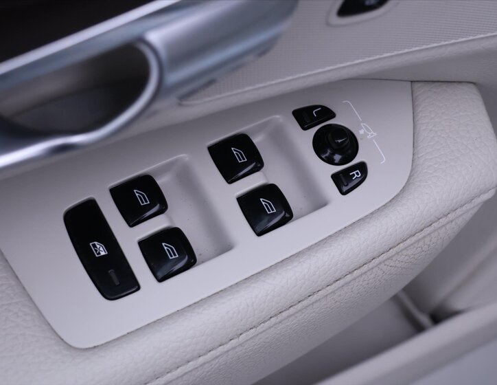 Volvo V90 Kombi 2,0 l 140 kw