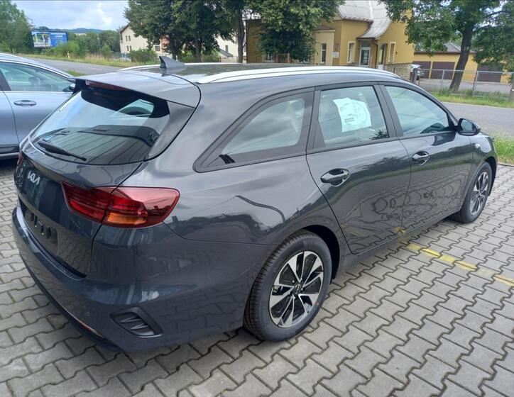 KIA Ceed 4