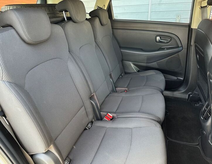 KIA Carens 25