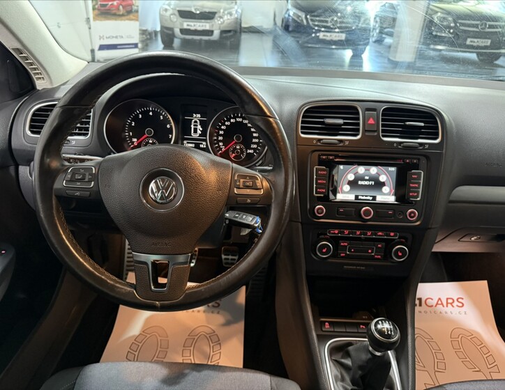 Volkswagen Golf 16