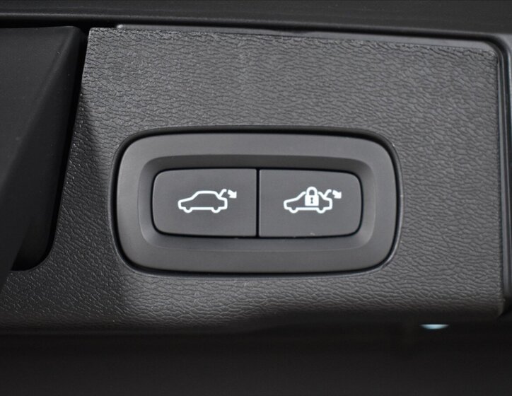 Volvo XC60 SUV / Terénní 2,0 l 184 kw