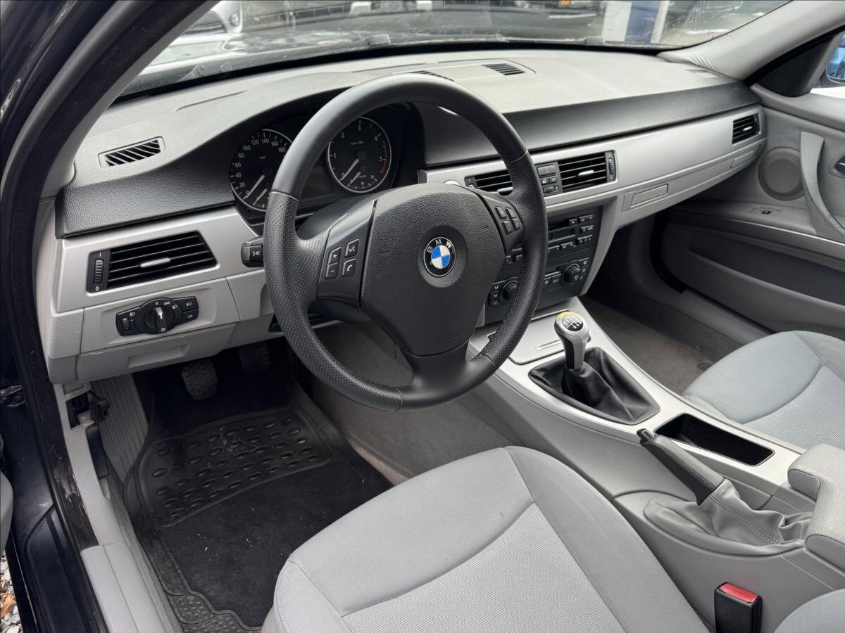 BMW Řada 3 Kombi 2,0 l 120 kw