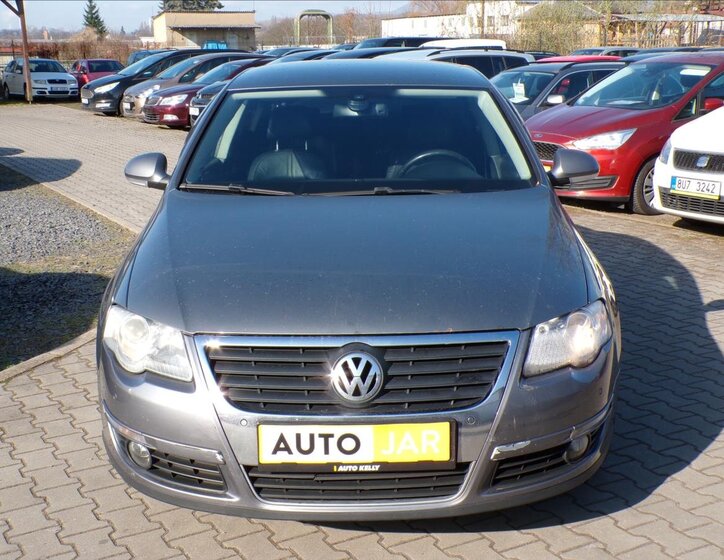 Volkswagen Passat Sedan / Limuzína 2,0 l 103 kw