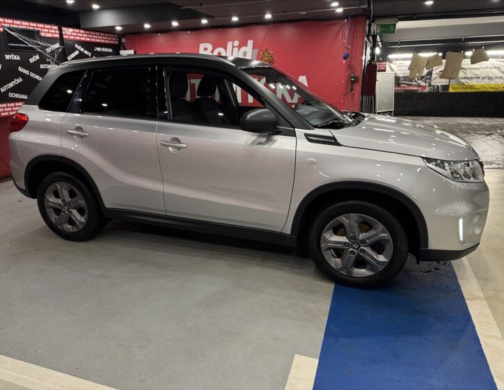 Suzuki Vitara SUV / Terénní 1,6 l 88 kw