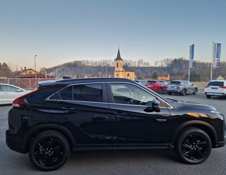 Mitsubishi Ostatní SUV / Terénní 2,4 l 138 kw