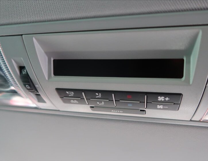 Volkswagen Multivan MPV 2,0 l 103 kw