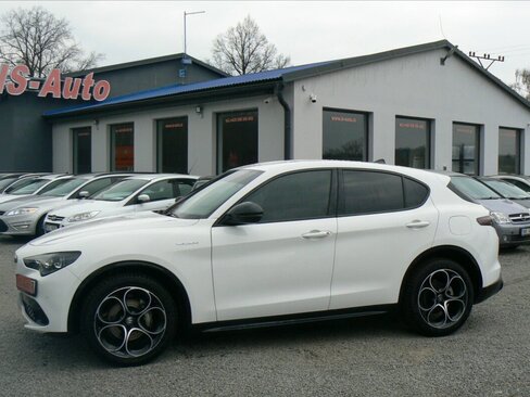 Alfa Romeo Stelvio SUV / Terénní 2,1 l 154 kw