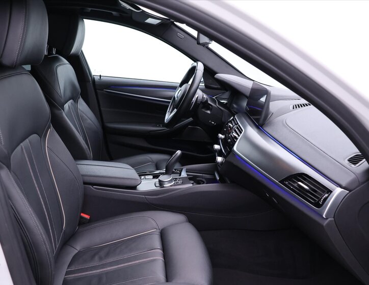 BMW Řada 5 Sedan / Limuzína 4,4 l 390 kw