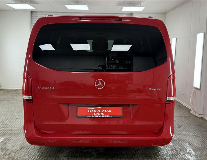 Mercedes-Benz Třídy V MPV 2,1 l 140 kw