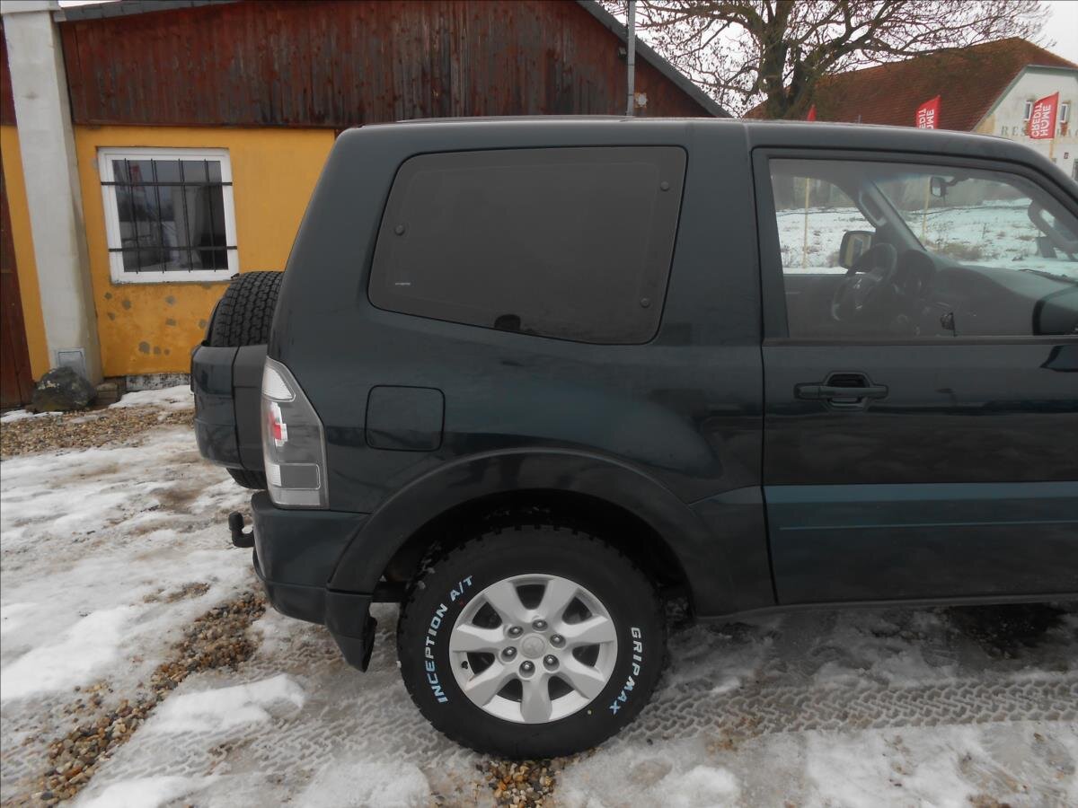 Mitsubishi Pajero SUV 3,2 l 147 kw