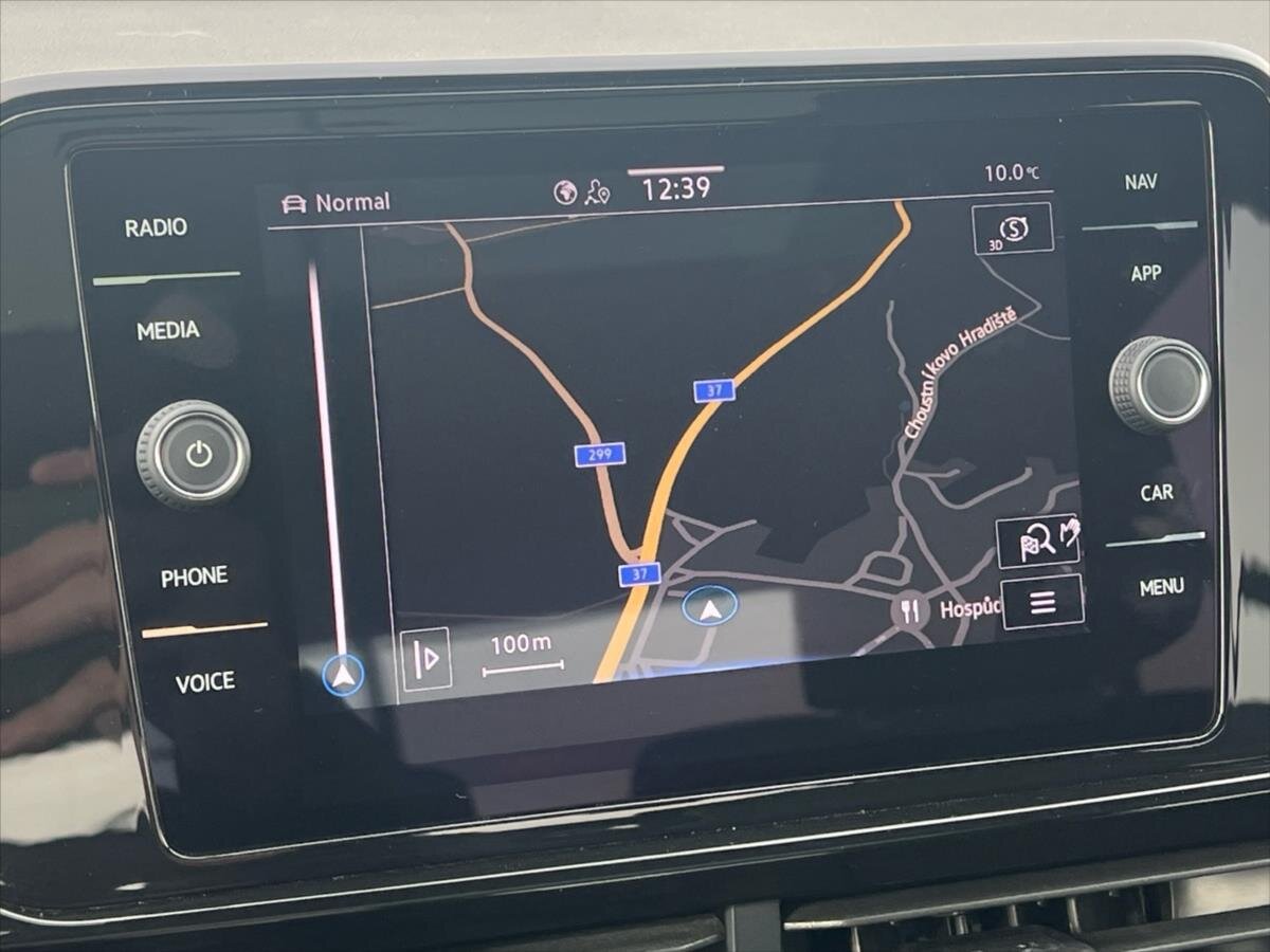 Volkswagen T-Roc SUV 1,5 l 110 kw