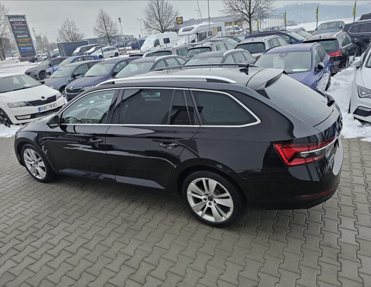 Škoda Superb 9
