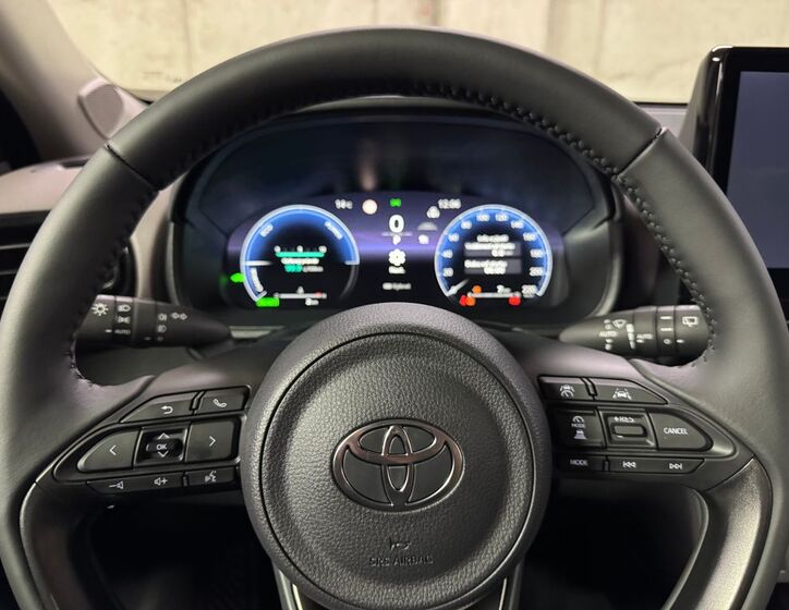 Toyota Yaris Cross 15