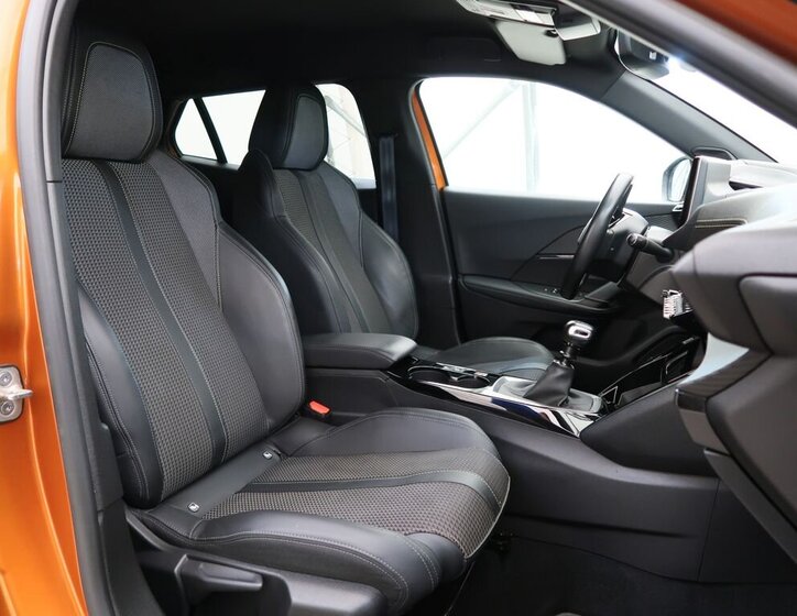 Peugeot 2008 SUV 1,2 l 96 kw