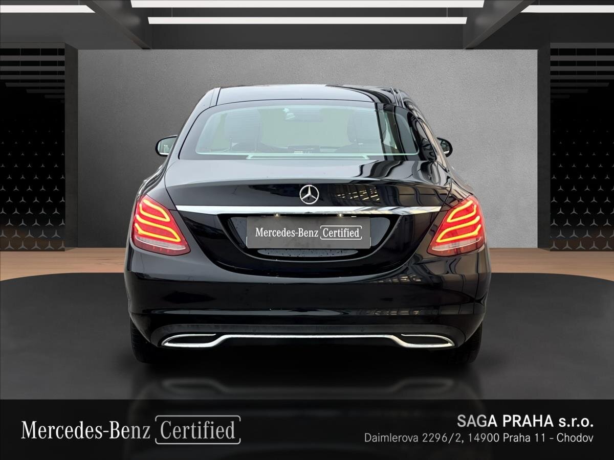 Mercedes-Benz Třídy C Sedan 2,1 l 100 kw